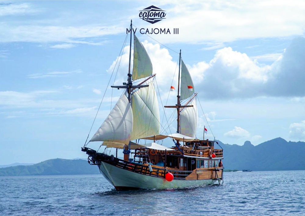 Paket Sewa Kapal Komodo Labuan Bajo – Cajoma Indonesia III Phinisi Liveaboard 2021 Harga – Opentrip – Itinerary