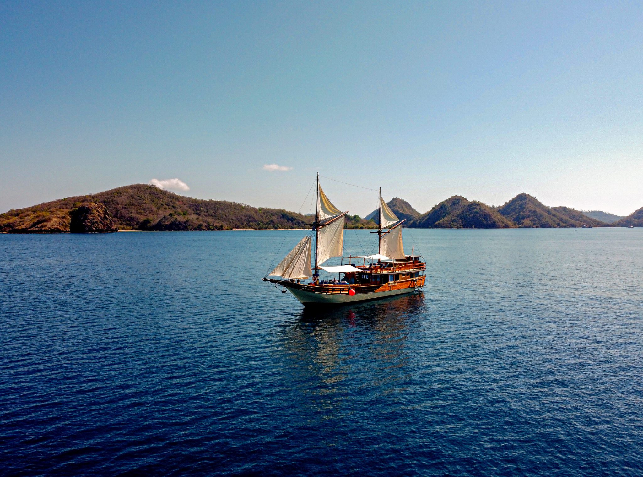 Sewa Kapal "MV Cajoma V" Labuan Bajo - Traditional Luxury Phinisi Liveaboard - Tour - Harga 2022