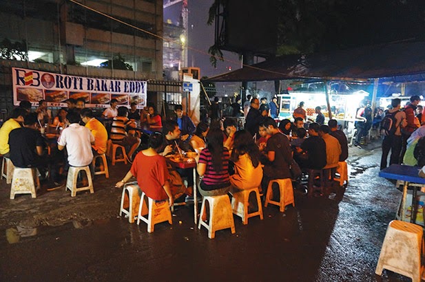 Tempat Makan yang Wajib Dikunjungi Saat Malam Hari di Jakarta – Ayo Traveling Sepuasnya !