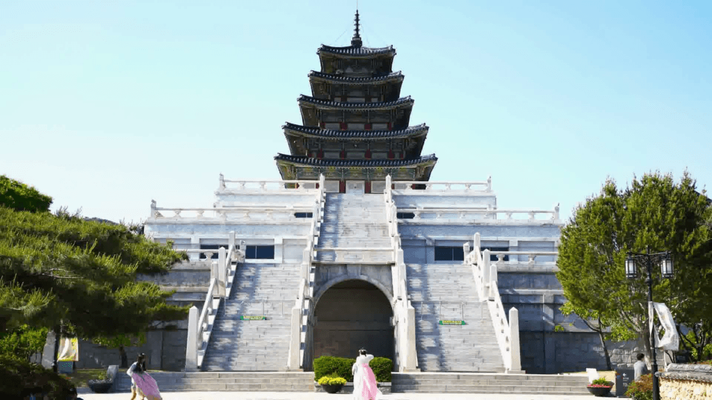 Gyeongbok Palace & National Folklore Museum