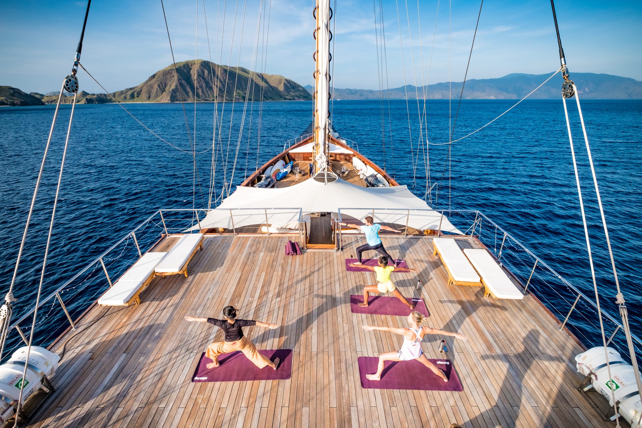 Paket Sewa Kapal Komodo Labuan Bajo – Lamima Luxury Yacht Phinisi 2021 Harga – Opentrip – Itinerary sun deck
