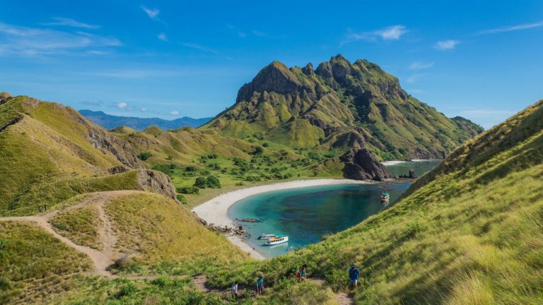 17 Rekomendasi Destinasi Wisata Terbaik Di Labuan Bajo – Ayo Traveling ...