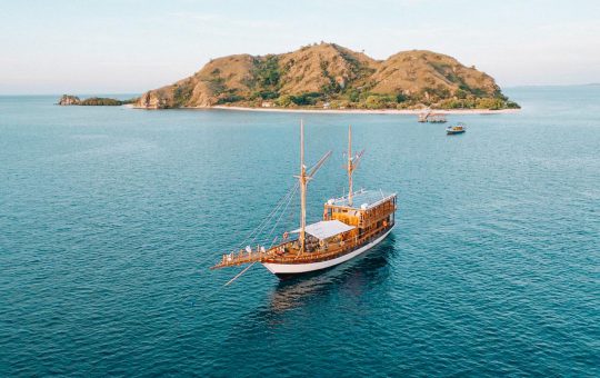 Paket Sewa Kapal Komodo Labuan Bajo – Gammara Phinisi Liveaboard 2021 Harga – Opentrip – Itinerary