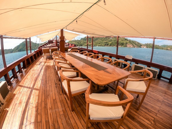 Phinisi Boat Rental "Lamborajo II" Labuan Bajo - Packages - Prices - Itinerary