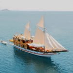 Sewa Kapal Phinisi “Maipa Deapati” – Real Buginese Phinisi – Labuan Bajo – Scuba Diving – Paket – Harga 2022