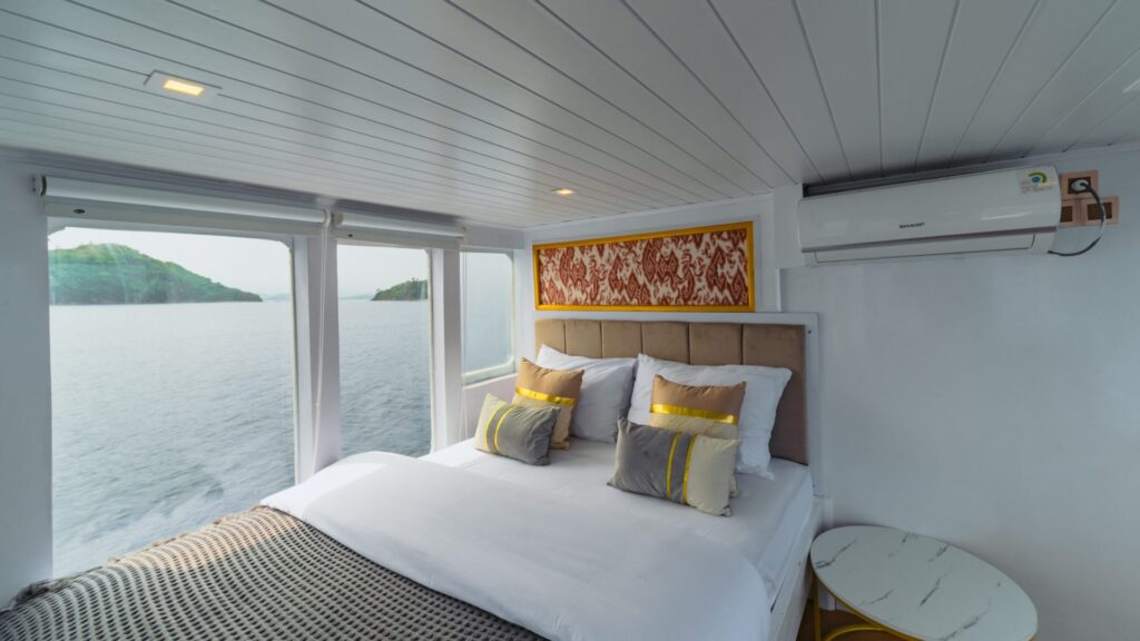 Master Bedroom with Sea View